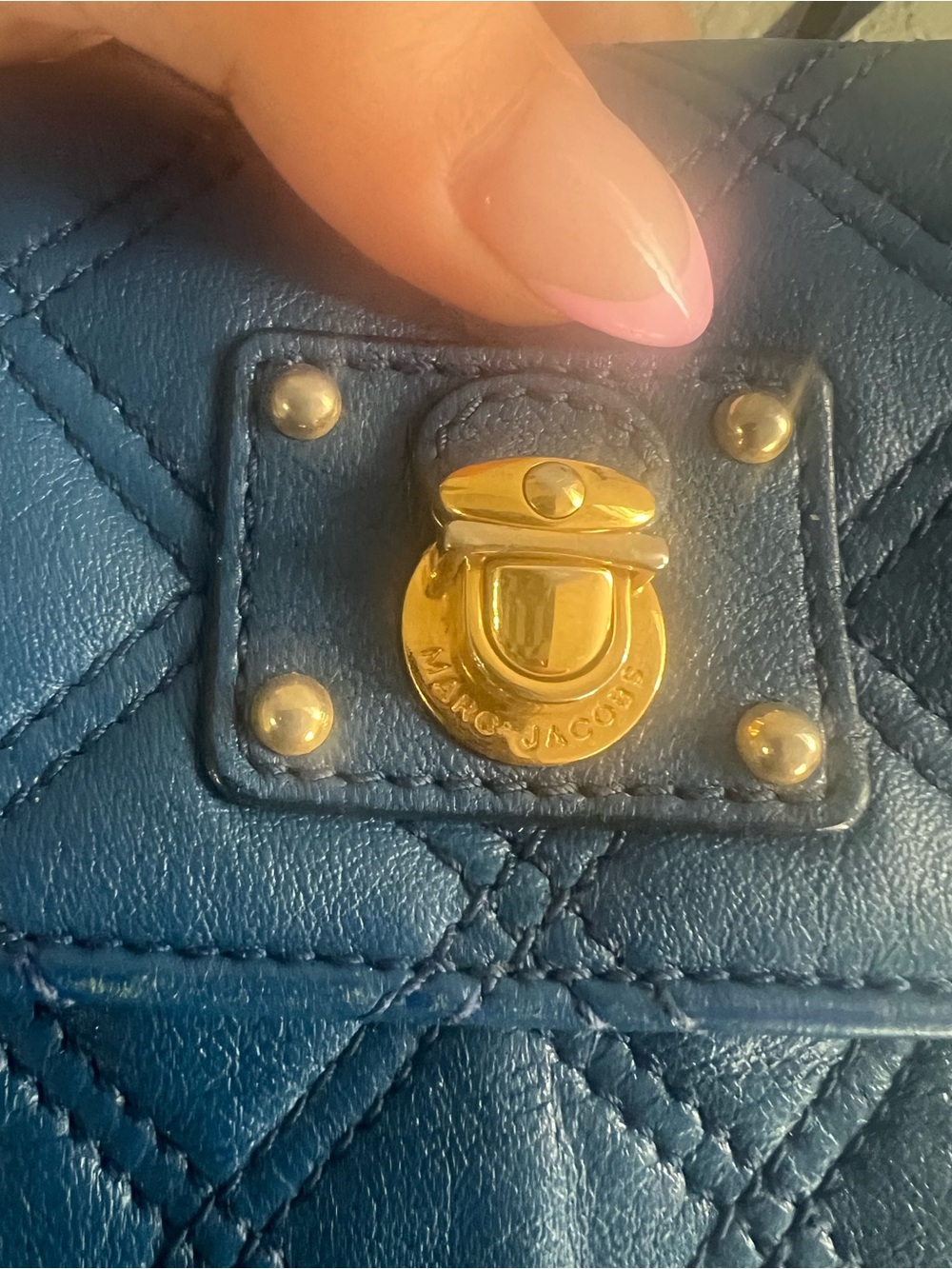 Marc Jacobs Quilted Blue Leather Bag with Gold Chain - Picture 4 of 9